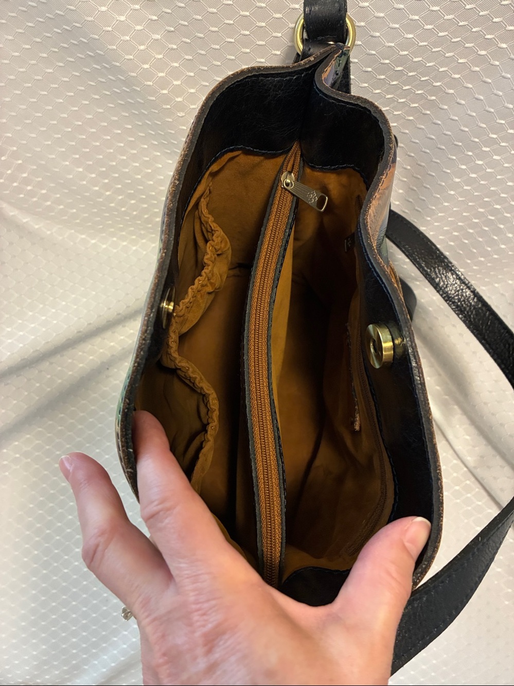 Patricia Nash Leather Lavello Bucket Bag Like New - Picture 7 of 10